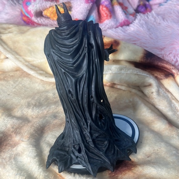 Zombie Batman statue - Picture 4 of 9